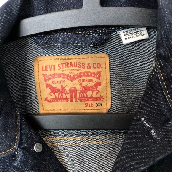 Levi’s Dark Wash Jean Jacket Mens Xs - Picture 2 of 3